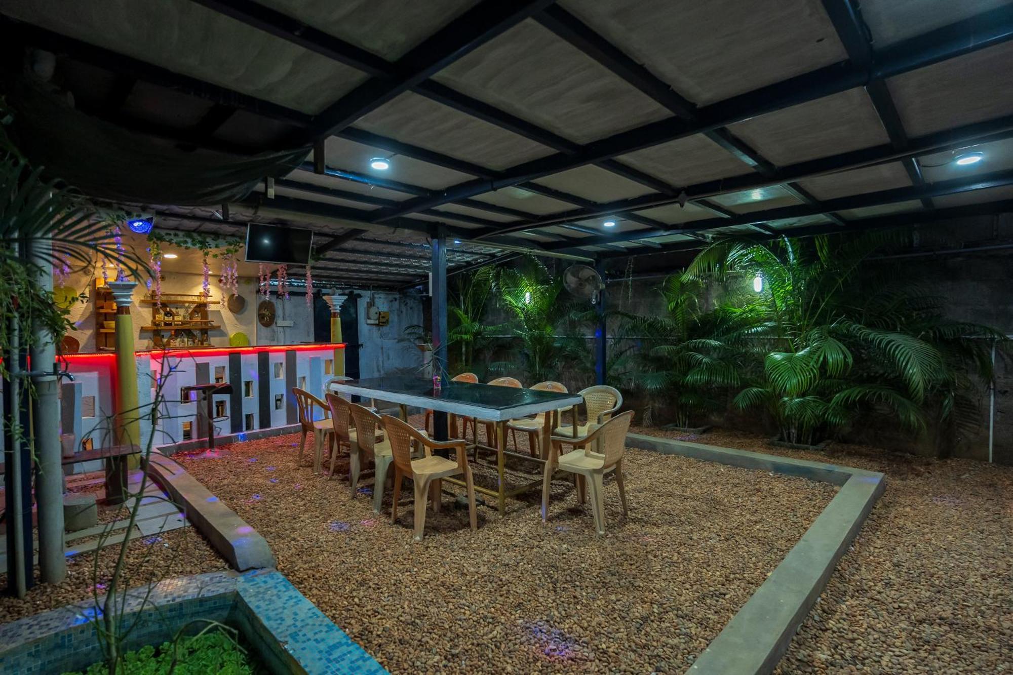 Ntr Garden Hotel ออโรวิลล์ ภายนอก รูปภาพ