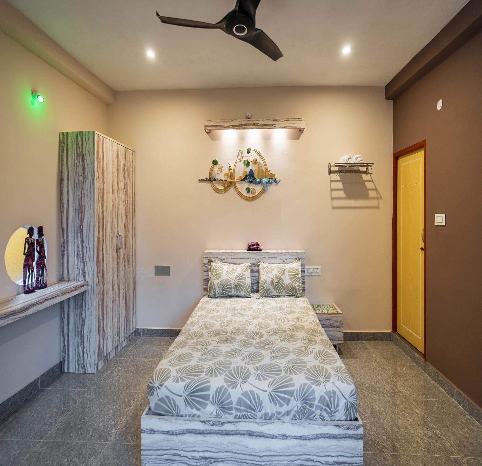 Ntr Garden Hotel ออโรวิลล์ ภายนอก รูปภาพ