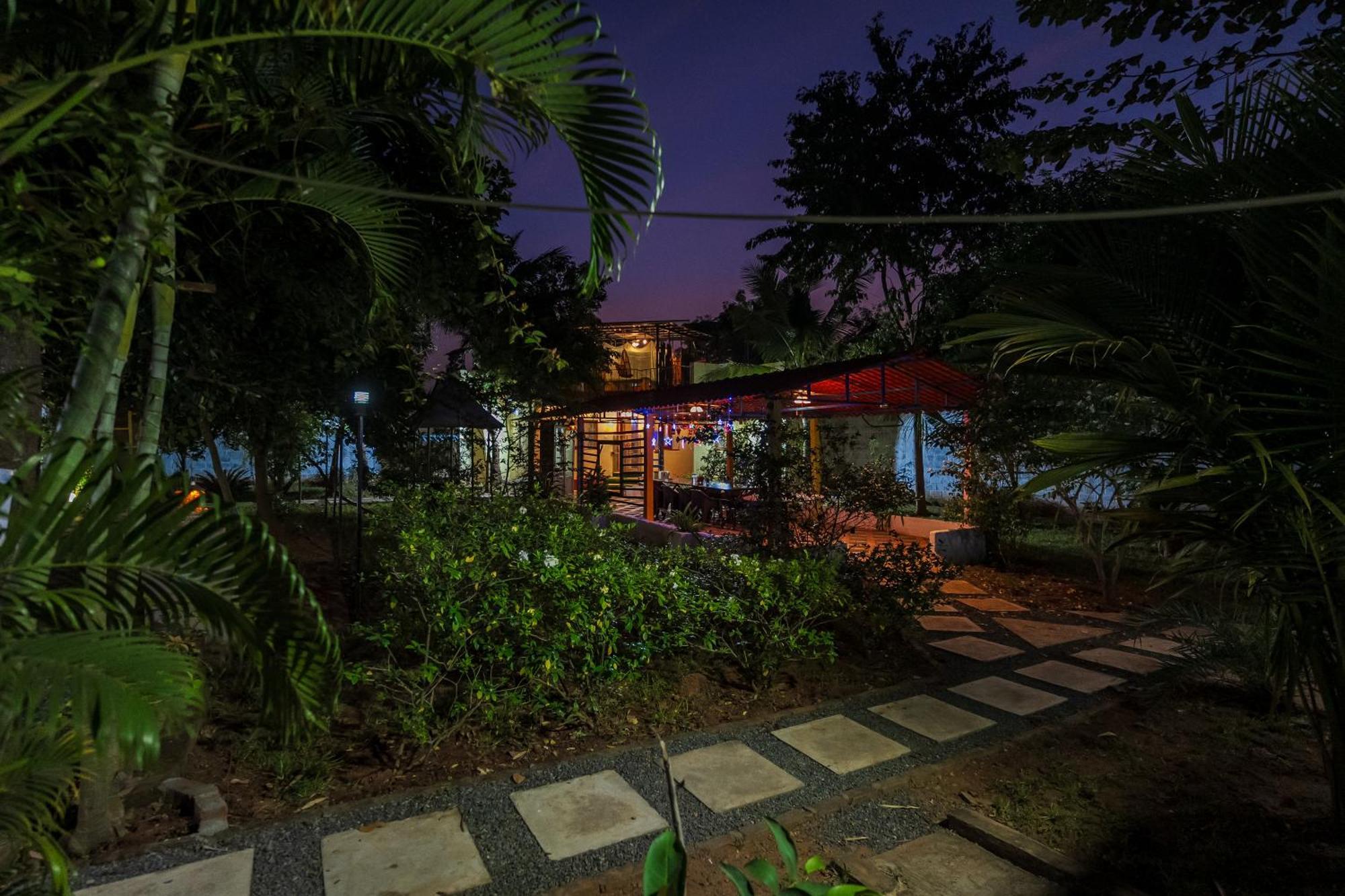 Ntr Garden Hotel ออโรวิลล์ ภายนอก รูปภาพ