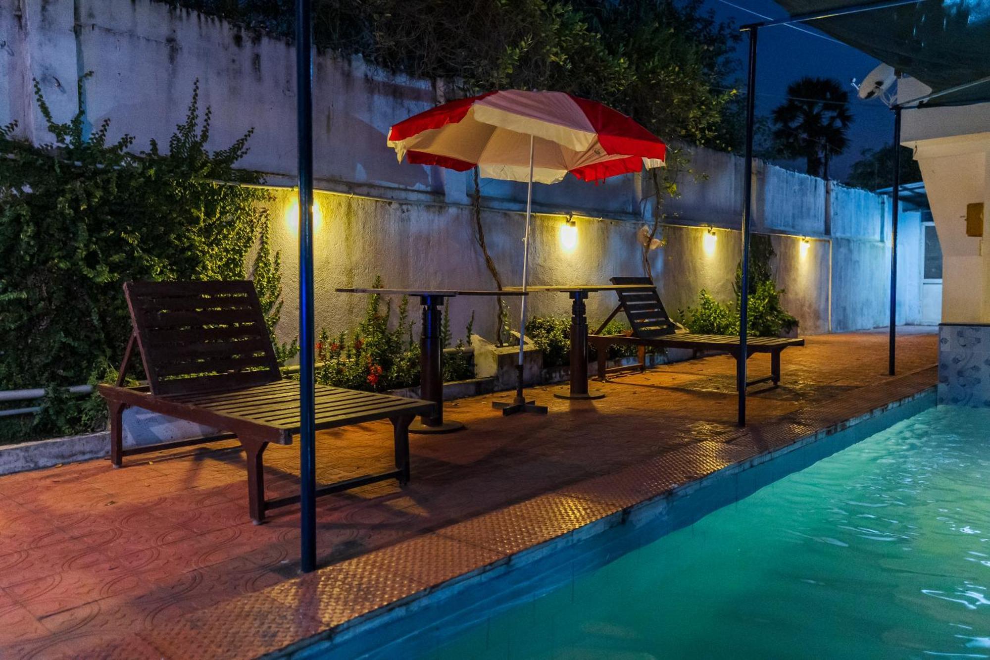 Ntr Garden Hotel ออโรวิลล์ ภายนอก รูปภาพ