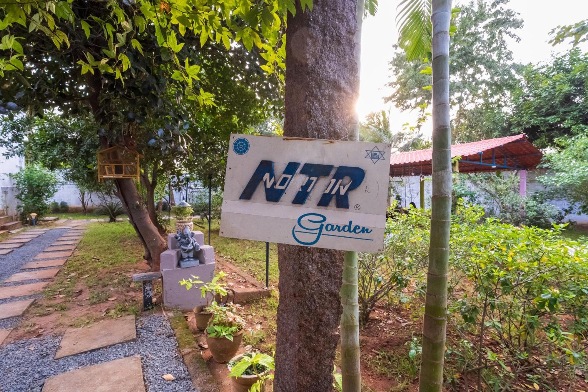 Ntr Garden Hotel ออโรวิลล์ ภายนอก รูปภาพ