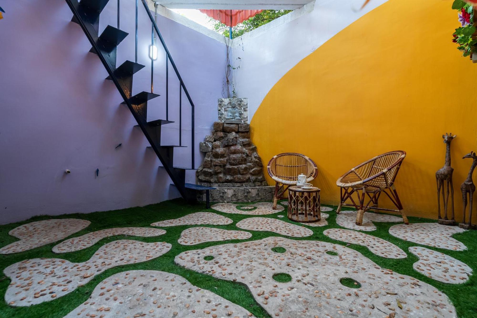 Ntr Garden Hotel ออโรวิลล์ ภายนอก รูปภาพ